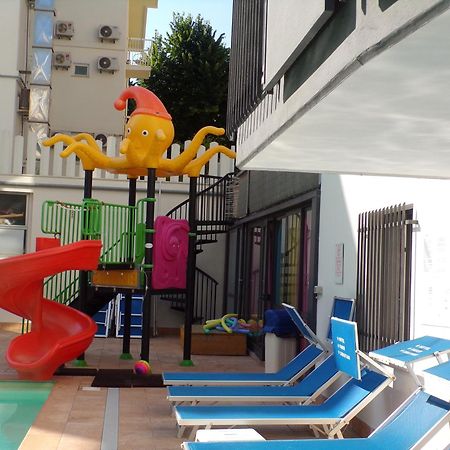 Hotel 2000 Rímini Exterior foto